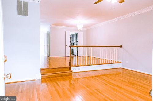 15301 Manor Village Ln, Rockville MD 20853-1820 exterior