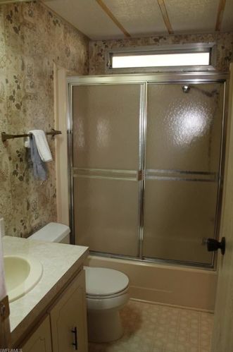 423 Cpe Florida Way, Naples FL 34104-4109 exterior