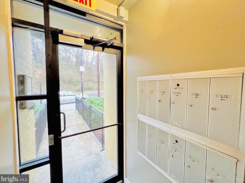 2844 Hartford St, Washington, DC 20020-1670