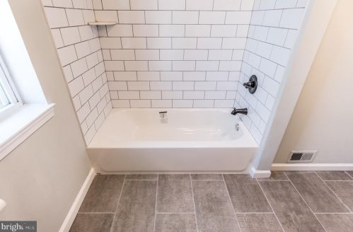 1915 Franklin St, Philadelphia PA 19122-2015 exterior