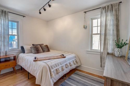 4237 Burrell St, Milwaukee WI  53207-5003 exterior