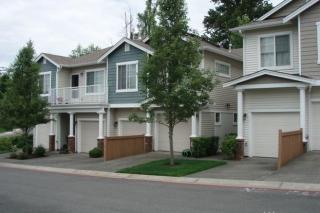 4818 Davis Pl, Seattle WA  98055-7991 exterior