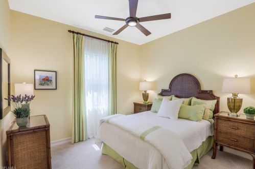 6512 Costa Cir, Naples FL 34113-1702 exterior