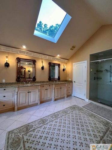 21 Southfield Rd, Edison NJ 08820-3141 exterior