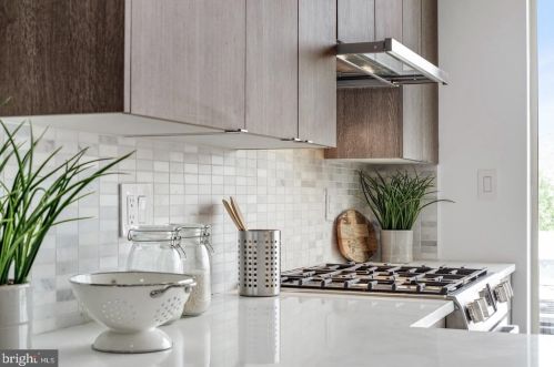 1342 19 St, Philadelphia PA 19146-4665 exterior