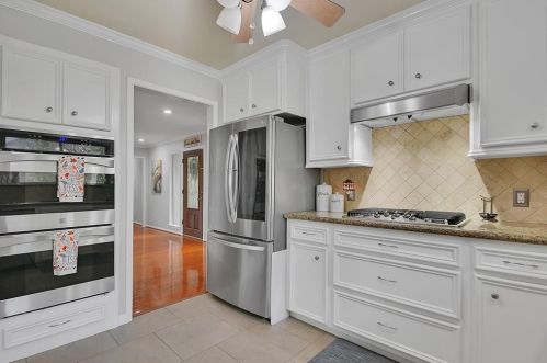 2207 Laurel Hill Dr, Humble TX 77339-3165 exterior