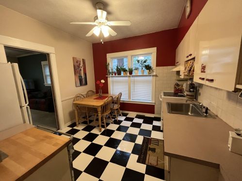 876 Courtney St, Grand Rapids MI 49504-3139 exterior