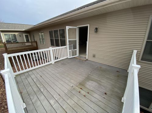 1039 Kensington St, Grand Rapids MI 49534-2179 exterior