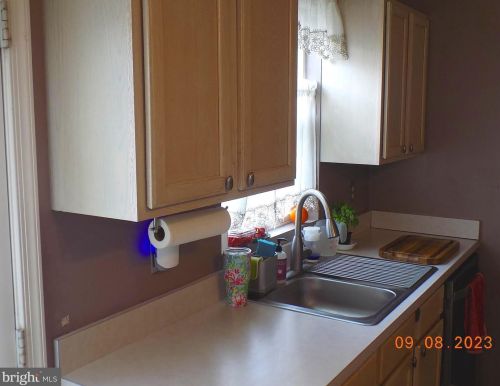 66 Prince St, Littlestown PA 17340-1323 exterior