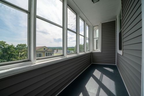 31 Hitchcock Rd, Worcester MA 01603-2622 exterior