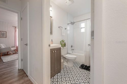 1507 33rd Ave, Tampa FL 33610-8136 exterior