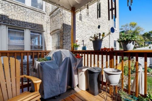 4047 Drake Ave, Chicago IL 60659-3207 exterior