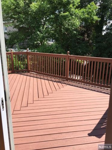 16 Vly Pl, Edgewater NJ 07020-1311 exterior