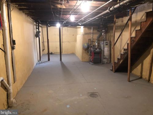 437 Godfrey Ave, Philadelphia PA 19126-3834 exterior