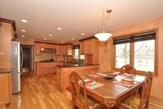 830 Bay Point Rd, Milwaukee WI  53217-1352 exterior