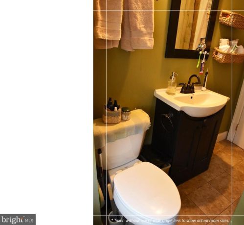 224 Lemonte St, Philadelphia PA 19128-4518 exterior