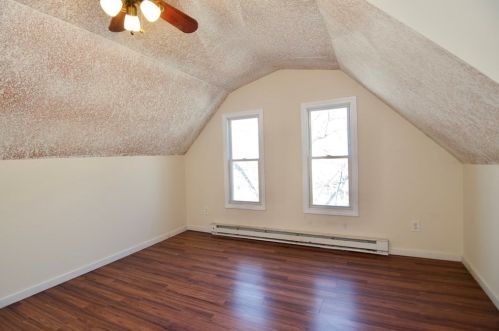 85 Acushnet Ave, Springfield MA 01105-2216 exterior