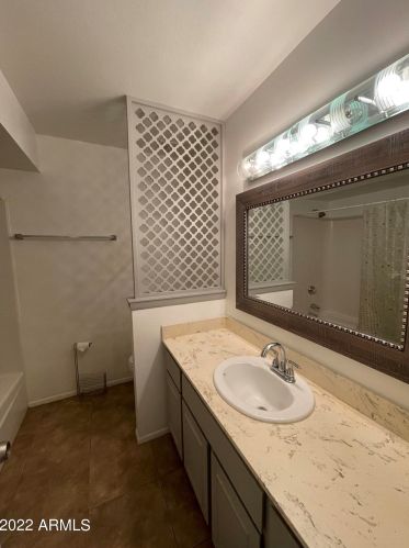 2054 Elm St, Phoenix AZ 85033-1041 exterior