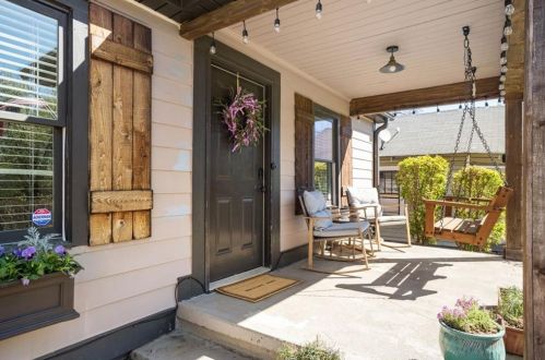 1442 Hosea L Williams Dr, Atlanta GA  30317-1732 exterior