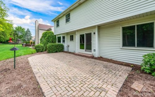 1788 Woodhaven Dr, Bull Valley IL 60014-1940 exterior