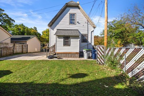 1314 22 St, Milwaukee WI 53215-4404 exterior