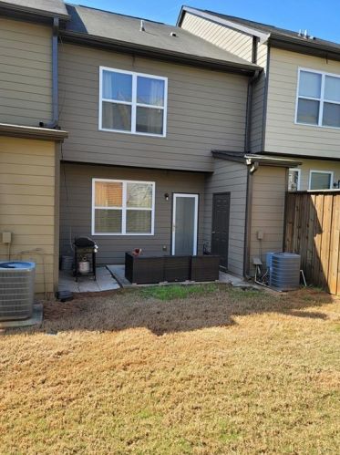 2040 Bayrose Cir, Atlanta GA  30344-1679 exterior