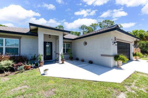 849 Archer Ave, Fort Pierce, FL 34983-8320