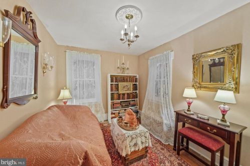 126 Fairfax St, Alexandria VA 22314-3331 exterior