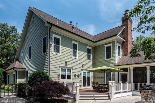 6421 Divine St, Mc Lean VA 22101-4702 exterior