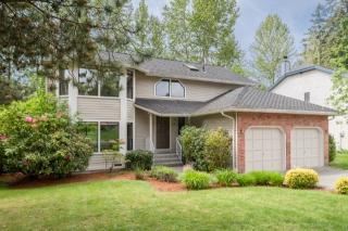 17703 138th St, Redmond, WA 98052-1227