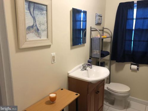 202 England Ter, Rockville MD 20850-1630 exterior