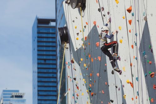 155 Harbor Dr, Chicago IL  60601-7315 exterior