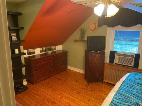 14 Aventine Ave, Providence RI 02904-1211 exterior