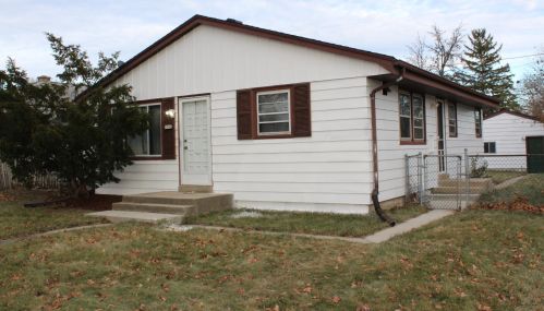 5742 96th St, Milwaukee, WI 53225-2615