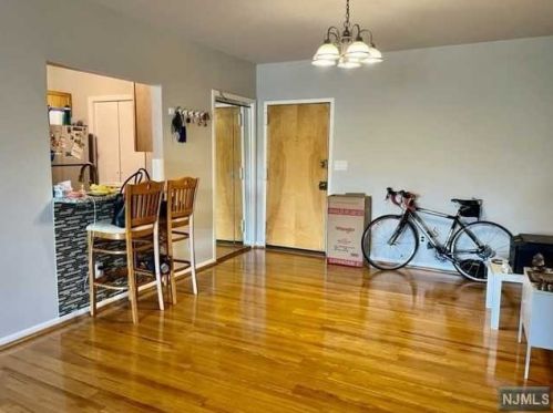 200 Paterson Ave, East Rutherford NJ  07073-1843 exterior