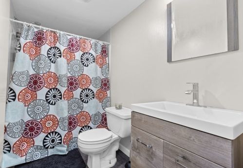 28 4 St, Taunton MA 02780-4812 exterior