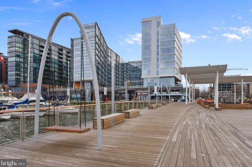 1301 Delaware Ave, Washington DC  20024-3929 exterior