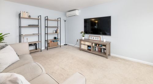 24 Amy Way, Concord NH  03303-1045 exterior