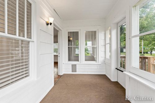 887 Barney Ave, Meskegon MI 49444-0017 exterior