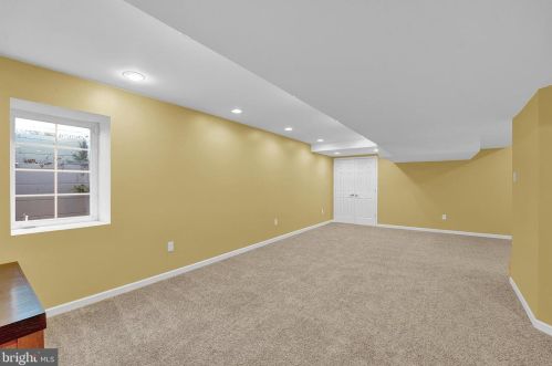 20 Venuti Dr, Chester PA 19014-3600 exterior