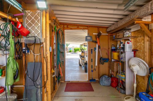 8936 Lakeview Dr, Chandler AZ 85248-6917 exterior