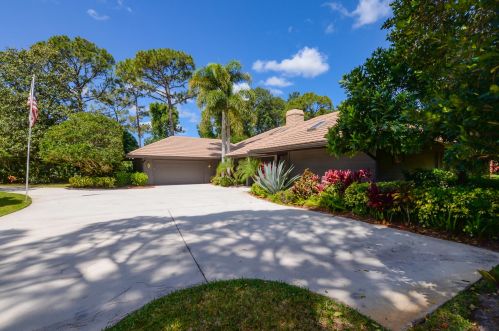 7908 Plantation Lakes Dr, Fort Pierce, FL 34986-3004