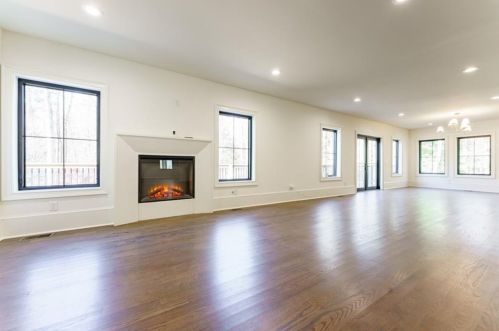 5666 Long Island Dr, Atlanta GA  30327-4842 exterior