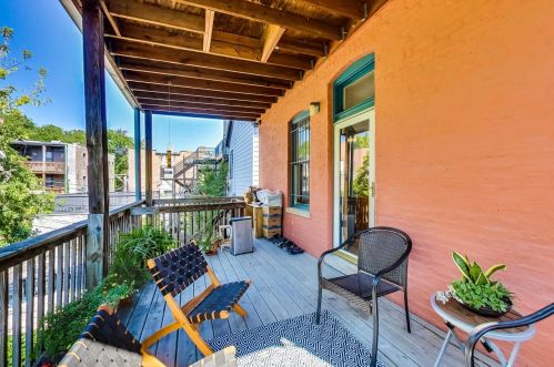 1240 Wolcott Ave, Chicago IL 60622-3883 exterior