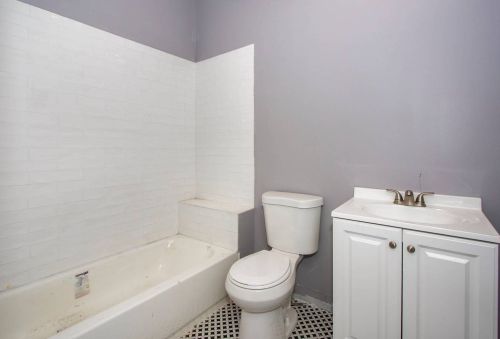 213 Leclaire Ave, Chicago IL 60639-3146 exterior