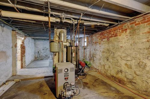 100 Beaufort St, Providence RI  02908-4435 exterior