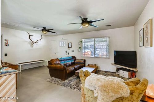 4233 17 Ave, Phoenix AZ 85027-5308 exterior