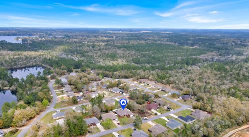 43 Magnolia Lake Dr, Defuniak Springs FL 32433-5252 exterior