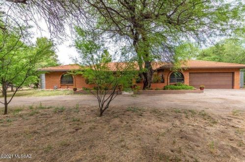 1660 King St, Tucson AZ 85749-8270 exterior