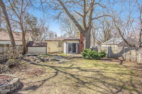 3240 Homecrest Ave, Wyoming MI exterior